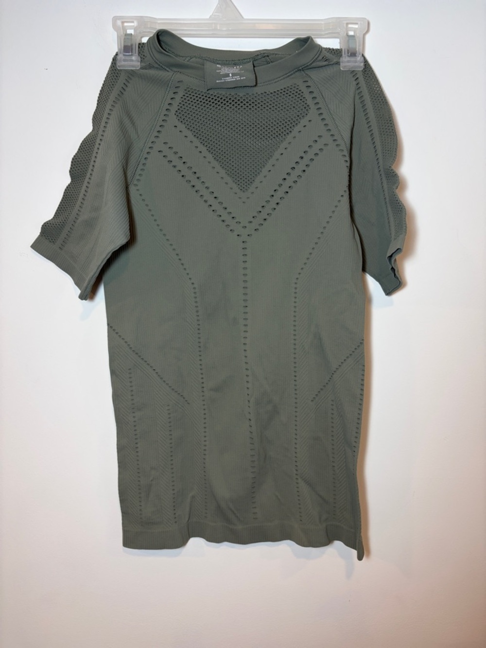Athleta Diamond Mesh Tropy Olive Green Seamless Knit Active Tee - Small